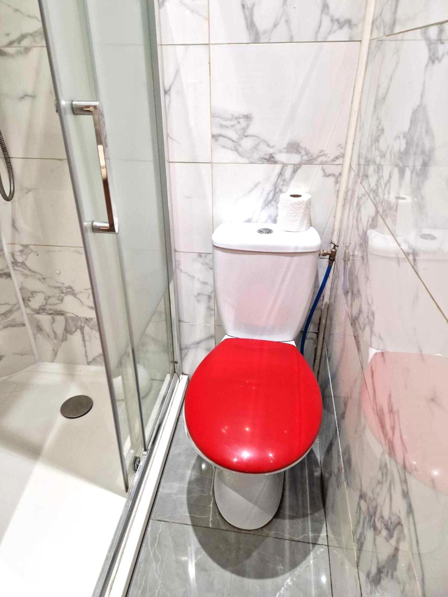 03 - Joli Studio Traversant Situe Au Rdc Avec 2 Lits, Tout Equipe Pour 1, 2 Ou 3 Personnes Maximum, Entree Independante Donnant Sur Parking Dont Une Place Est Reservee Devant La Porte, Grand Fourgon Possible Et Petit Jardin Sur L'Arriere Comme Une Ma Razac-sur-lʼIsle Zewnętrze zdjęcie