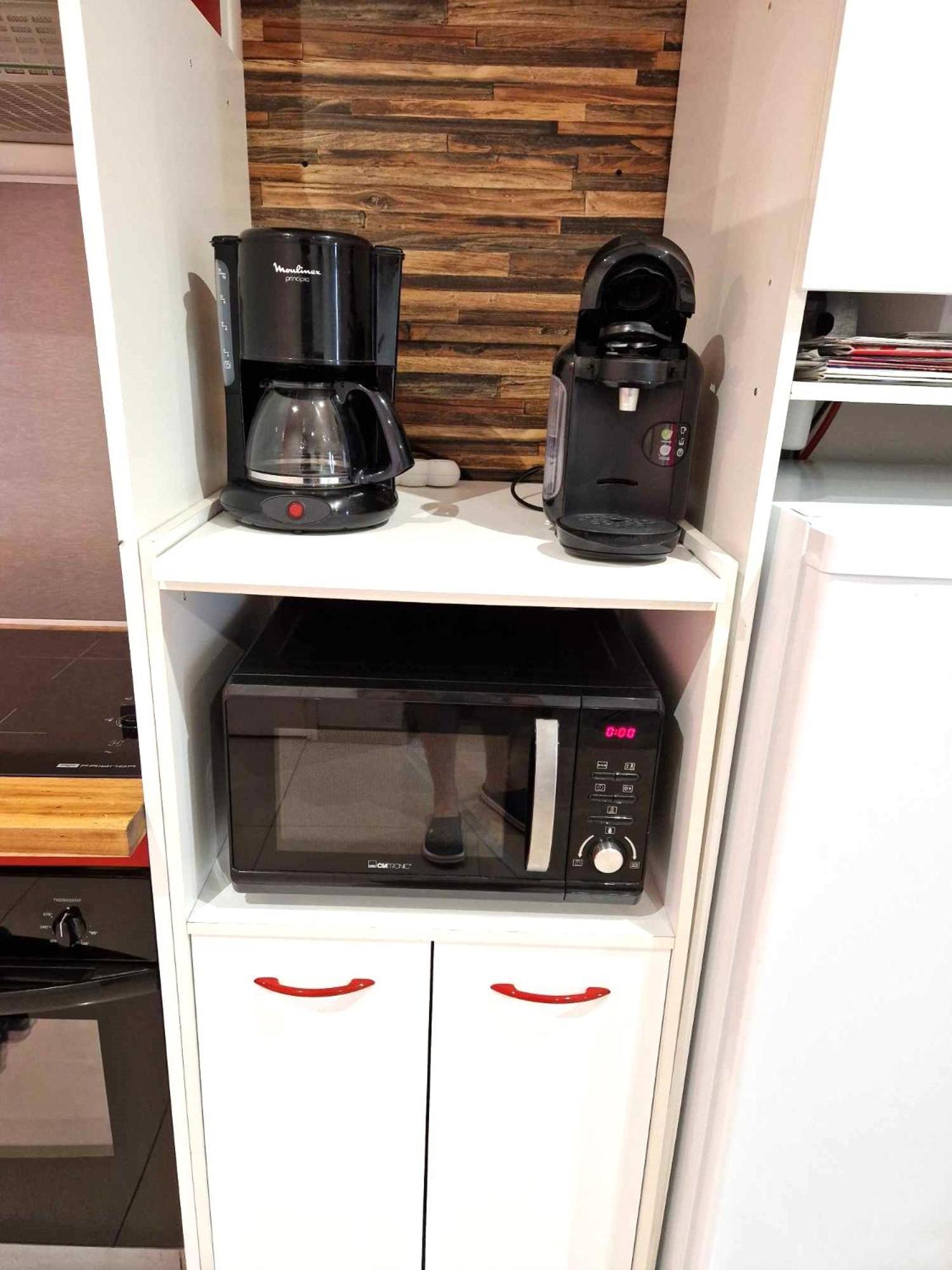 03 - Joli Studio Traversant Situe Au Rdc Avec 2 Lits, Tout Equipe Pour 1, 2 Ou 3 Personnes Maximum, Entree Independante Donnant Sur Parking Dont Une Place Est Reservee Devant La Porte, Grand Fourgon Possible Et Petit Jardin Sur L'Arriere Comme Une Ma Razac-sur-lʼIsle Zewnętrze zdjęcie